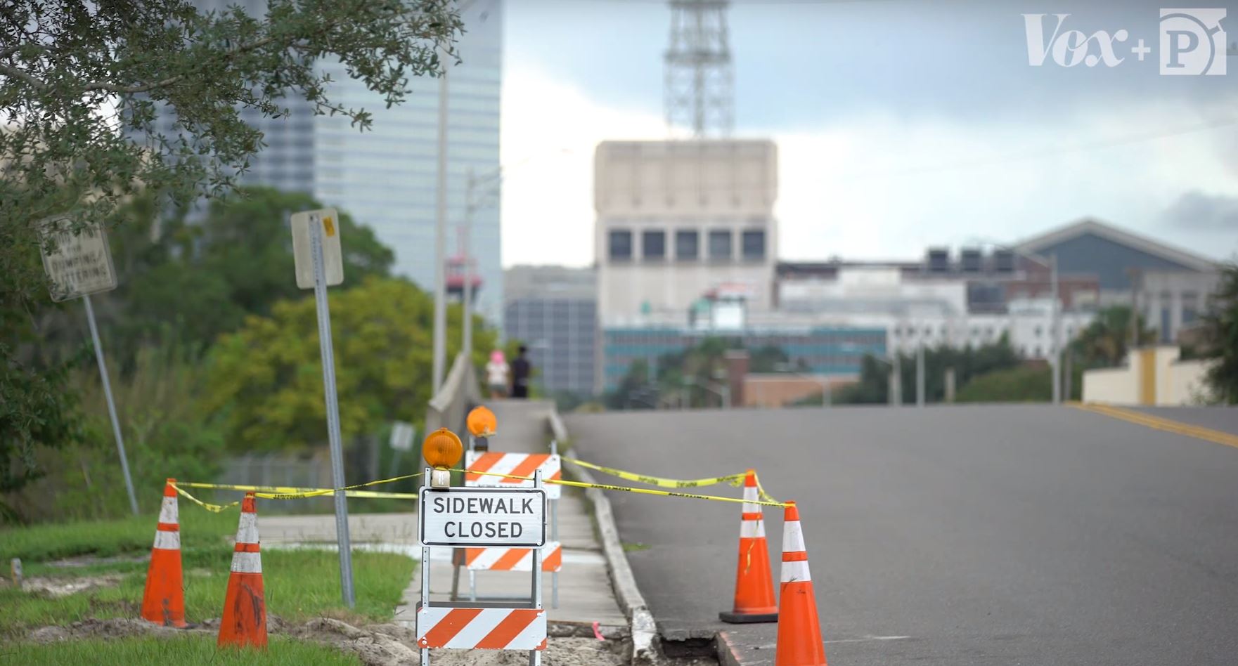 sidewalk_closed.JPG